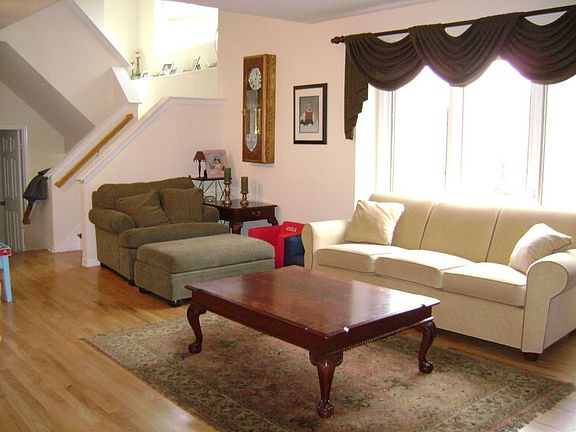 2nd image of 186 Clarken Dr
