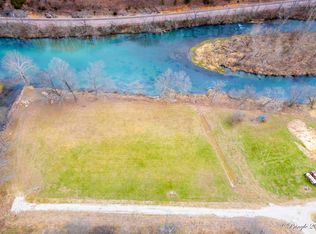 4 Spring Lake Dr, Mammoth Spring, AR 72554