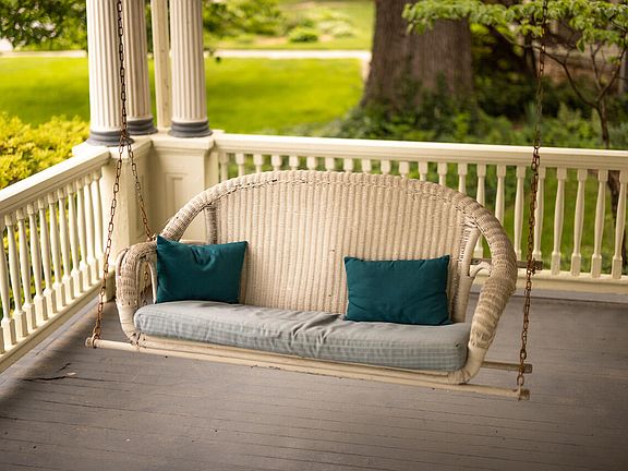 5th image of 900 E Walnut Street