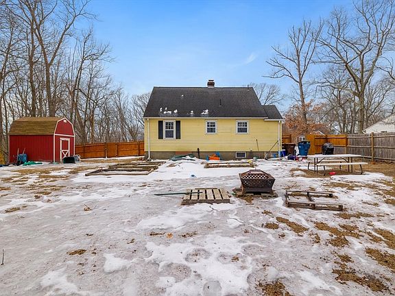 3rd image of 21 Idlewood Dr