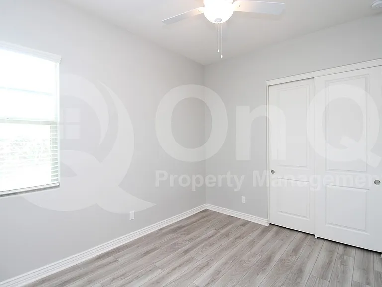 15078 W Roosevelt St — Photo 16