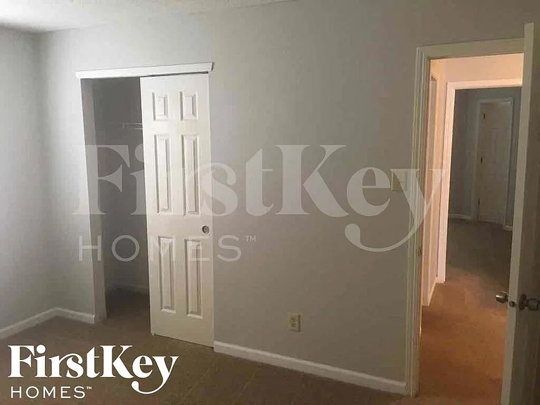 5702 N Jefferson Dr — Photo 9