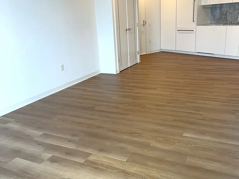 987 Queen St #2313 — Photo 6