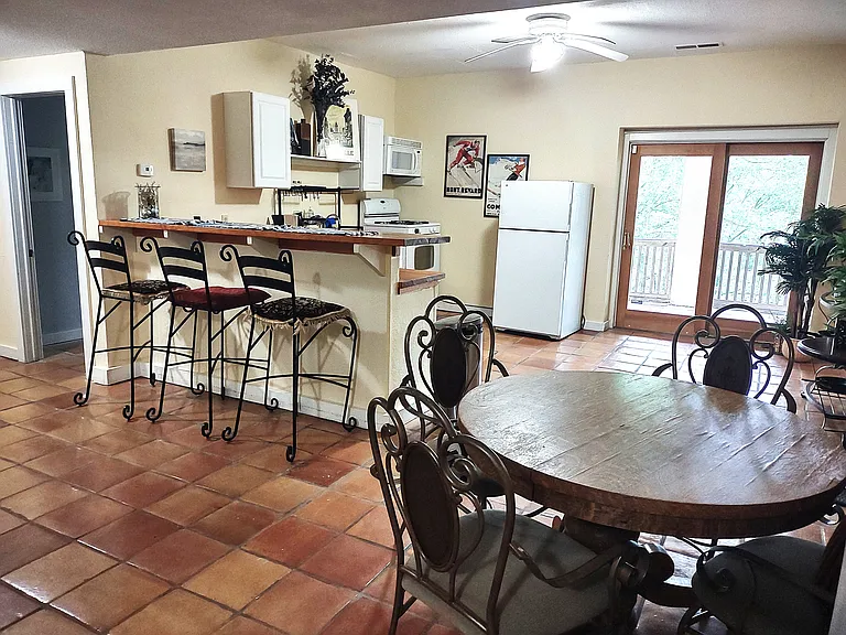 40 Mary Wendy Rd #2 — Photo 6
