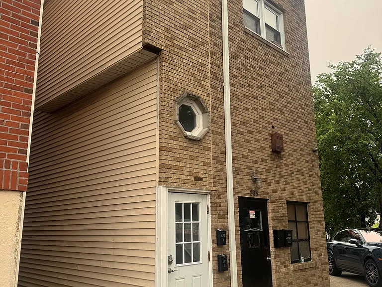 203 E Ruby Ave #1 — Photo 7