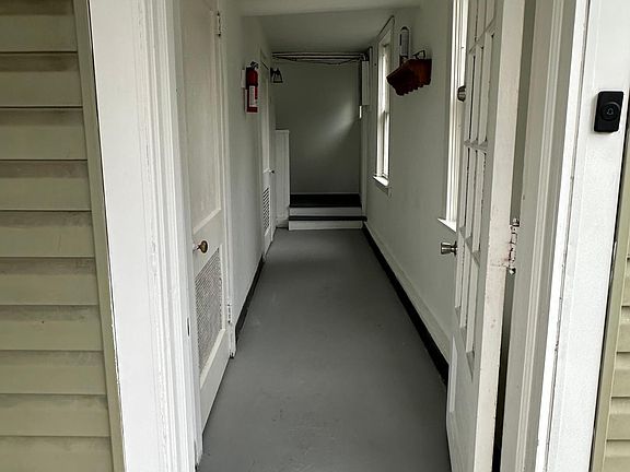 3rd image of 2334 Fruitville Pike