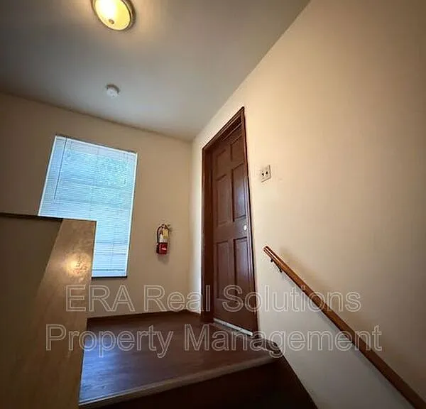 902 Kenwick Rd #D — Photo 2