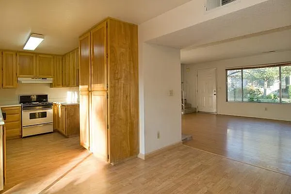314 Harvest Ln — Photo 6