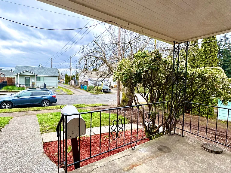 3910 NW Franklin St #A — Photo 11