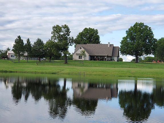 2nd image of 2261 State Highway 276