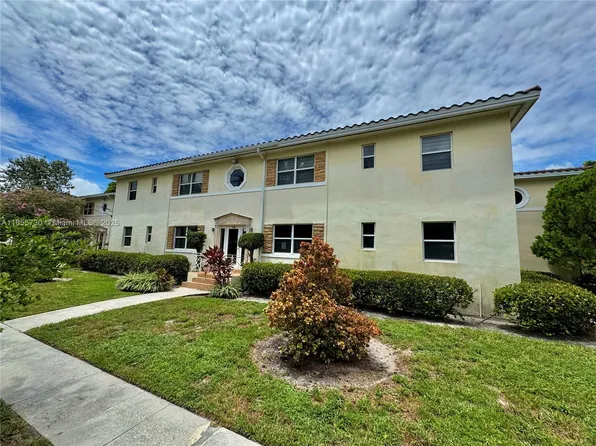 726 NE 92nd St APT 12L, Miami Shores, FL 33138