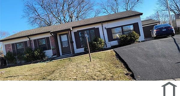 1st image of 113 Willow Ct