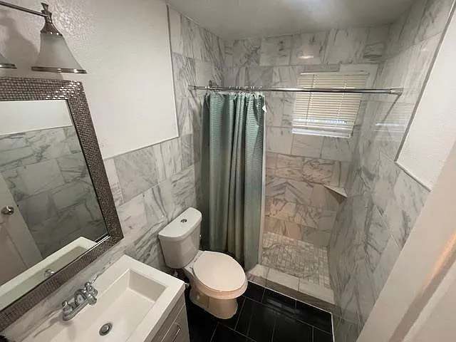 1113 E 3rd St #A — Photo 5