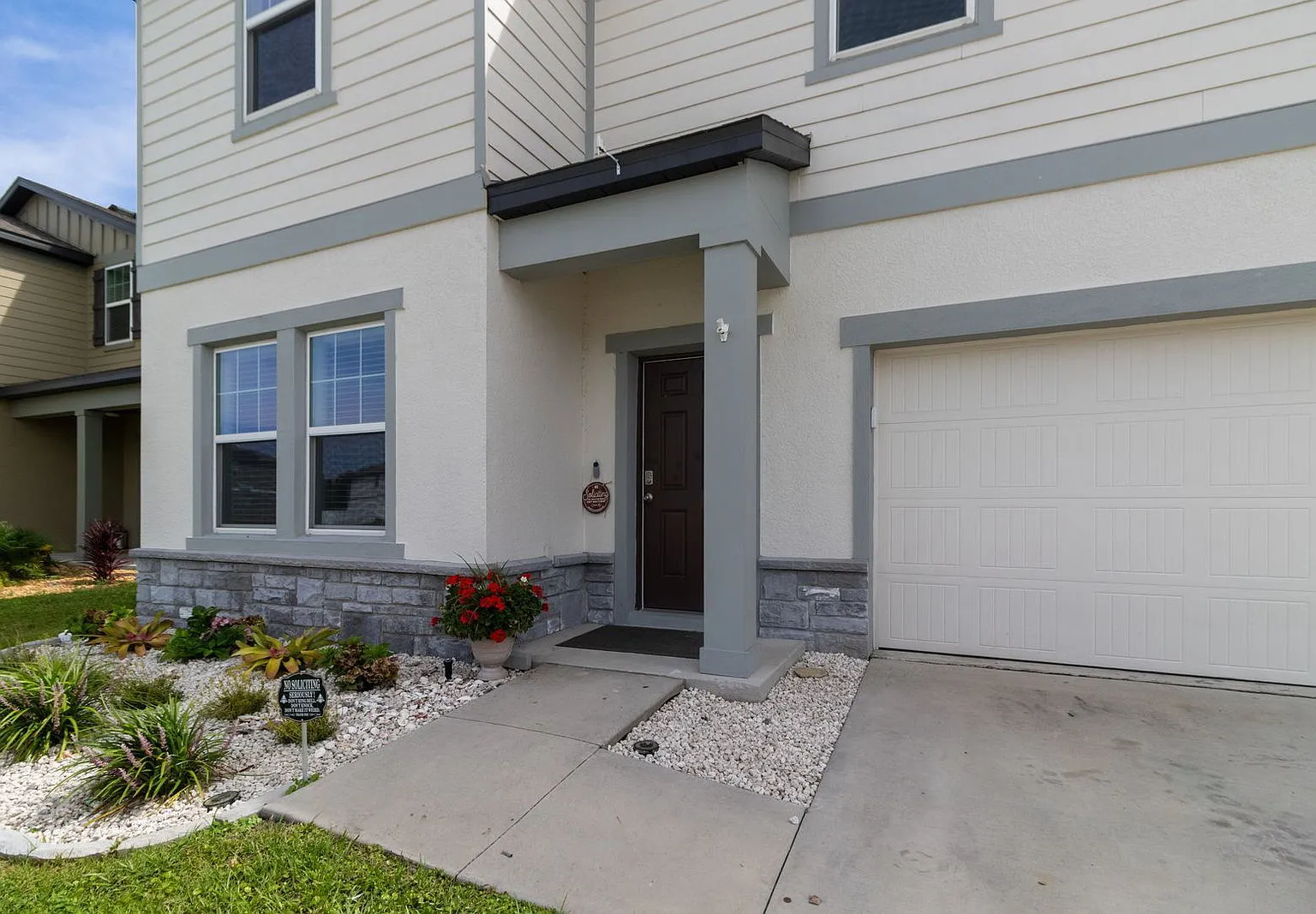 4 bed, 2.5 bath, 2406 sqft, $2,650 — Photo 4