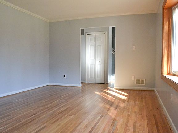 LR looking at main hallway