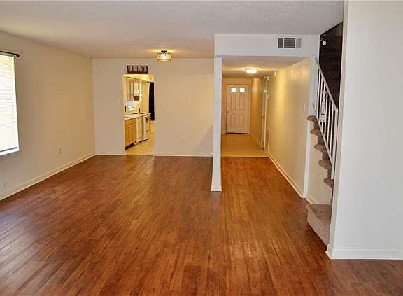 2nd image of 2200 Division St #2201