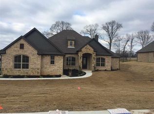 135 Circle Club Ln, Longview, TX 75602