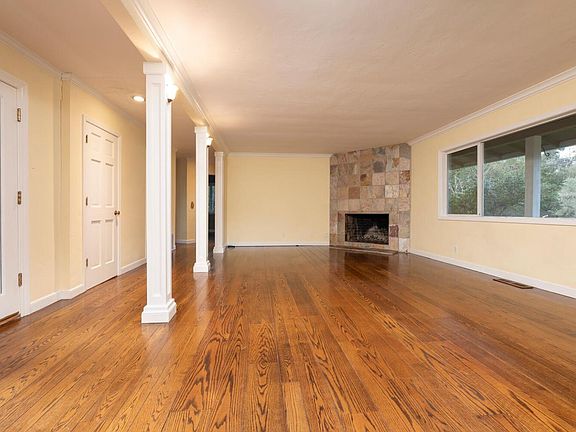 3rd image of 112 Jane Dr