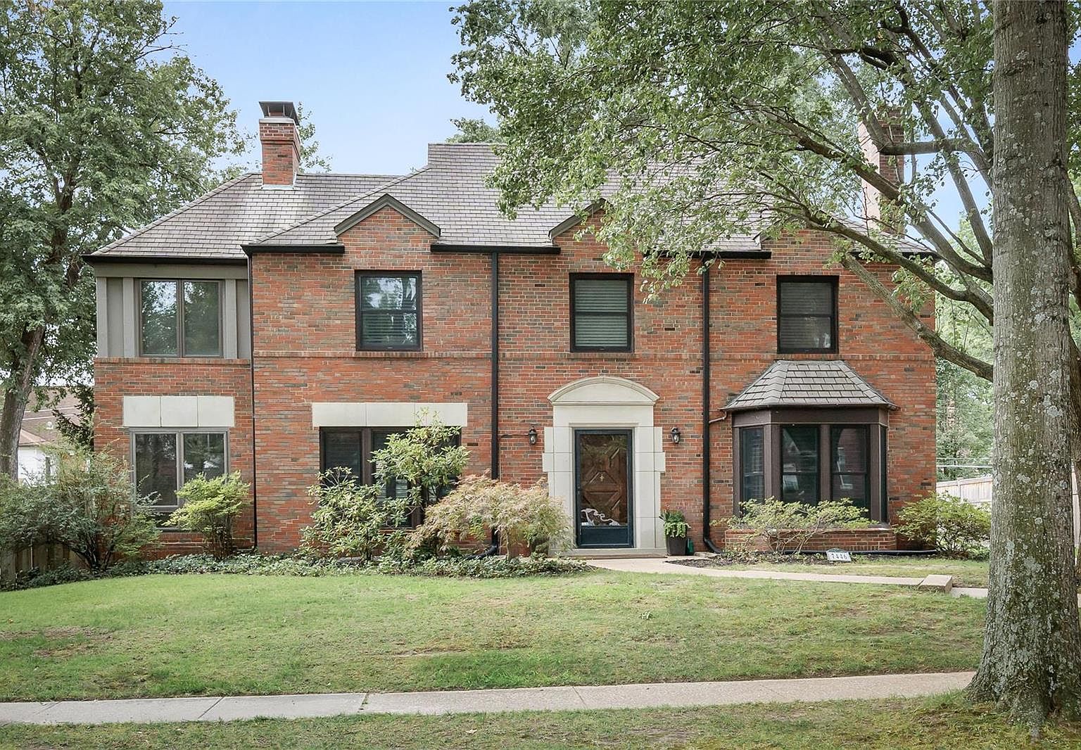 7446 Parkdale Ave, Saint Louis, MO 63105 | Zillow