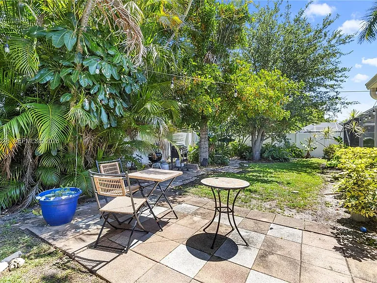 809 SE 14th Dr #809 — Photo 12