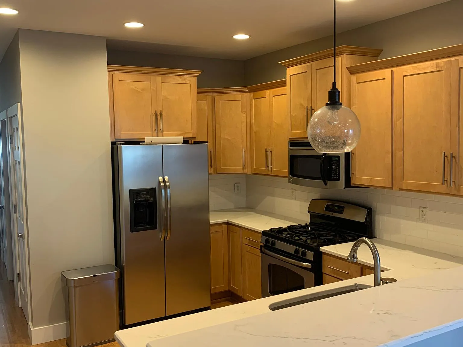 3 bed, 2.5 bath, 1611 sqft, $2,600 — Photo 2