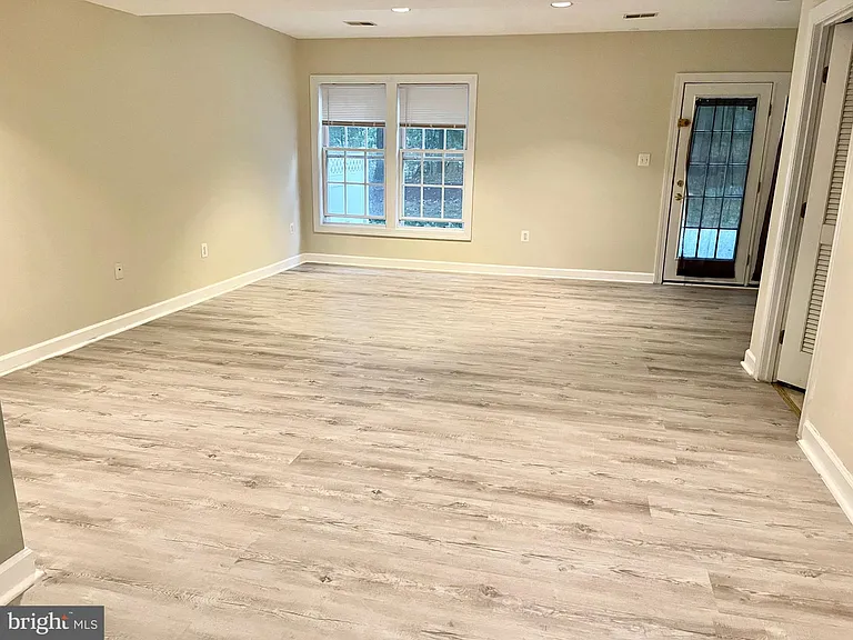 12402 Falconbridge Dr — Photo 19