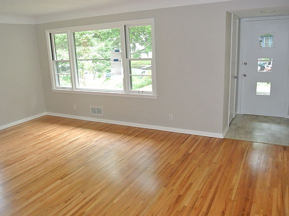 2nd image of 445 Herschel St