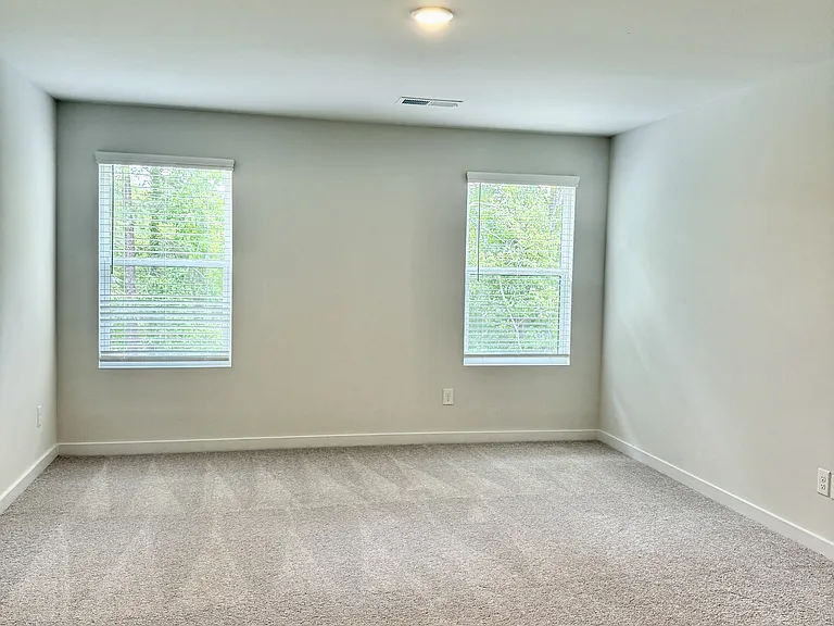 1004 Sutherland Ln #1 — Photo 13