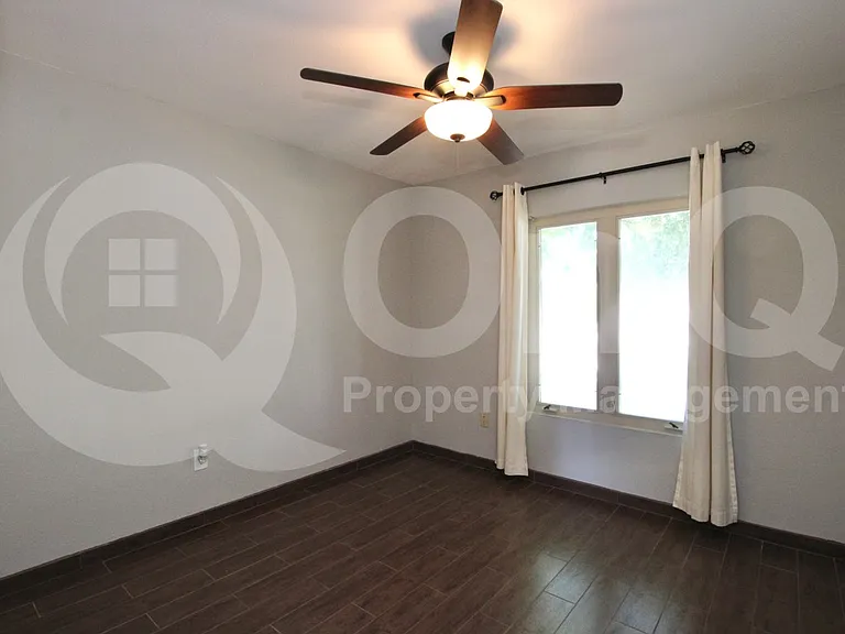 967 W La Jolla Dr — Photo 13