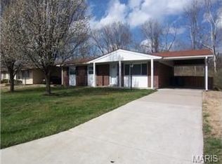11961 Longmont Dr, Maryland Heights, MO