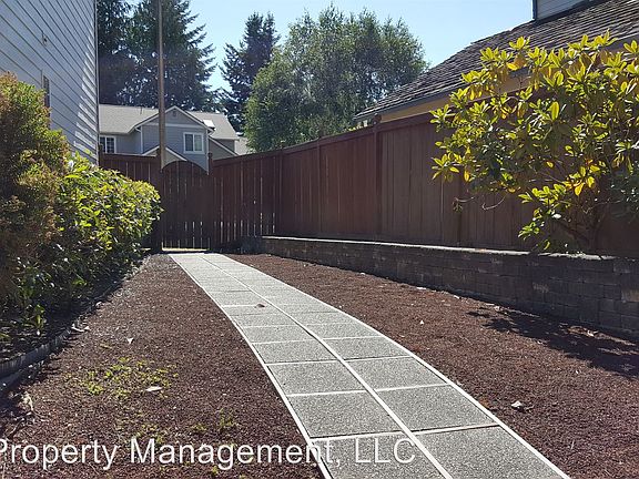 5th image of 12747 Plateau Cir NW