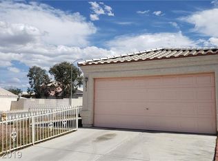 8233 Cimarron Ridge Dr, Las Vegas, NV 89128