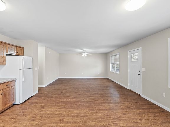 5th image of 1004 Bragg St