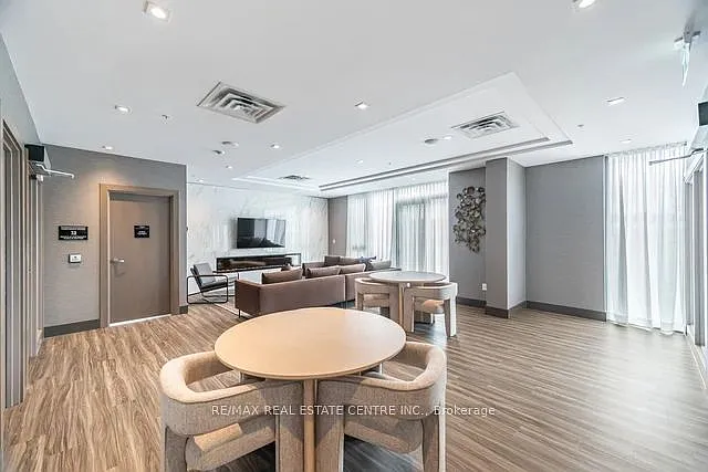 75 James St S #2801 — Photo 45