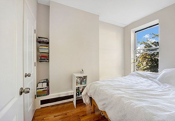 5th image of 483 Quincy St APT 2B