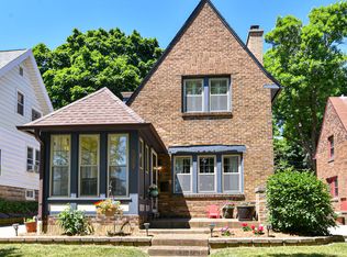 2219 N 70th St, Wauwatosa, WI 53213