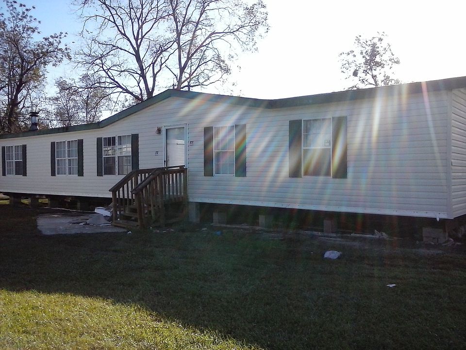 2nd image of 5902 Cedar Ln