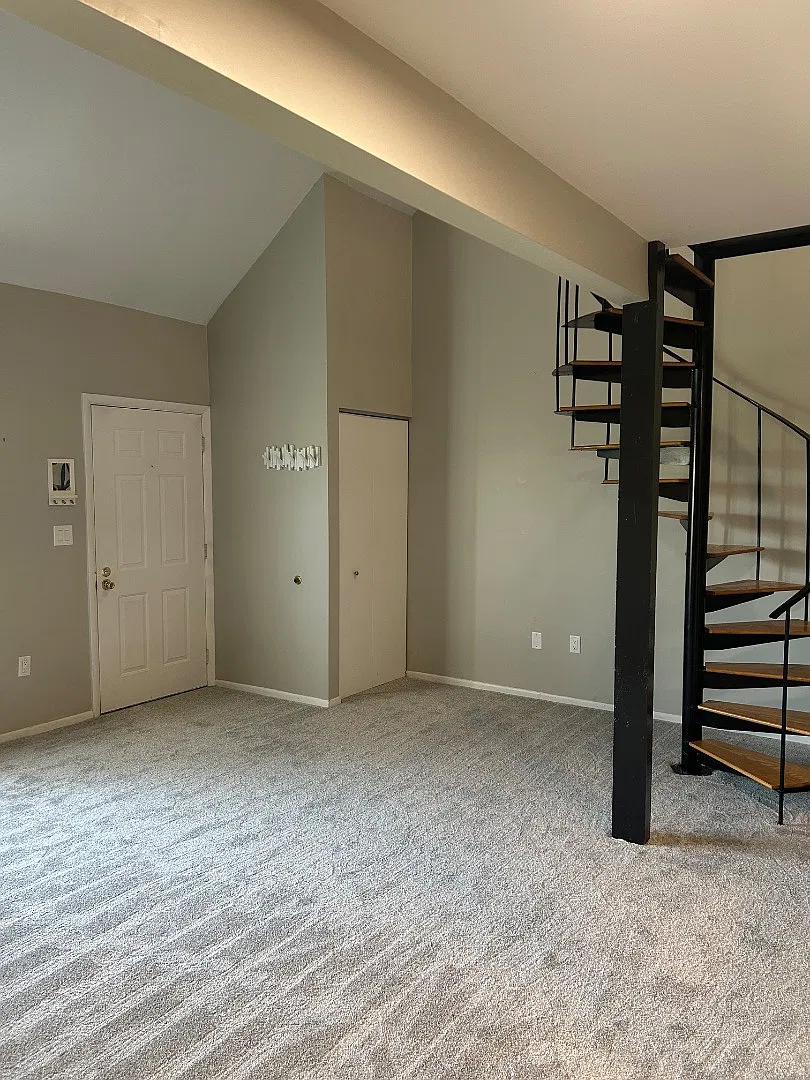 1 bed, 1000 sqft, $1,300 — Photo 2