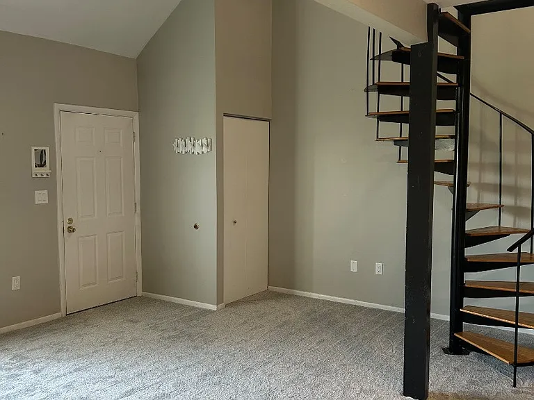100 Ridgeview St — Photo 1