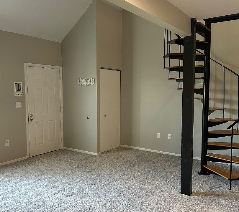 1st image of 100 Ridgeview St