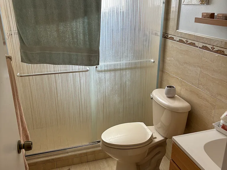 1154 W 35th St #101 — Photo 7