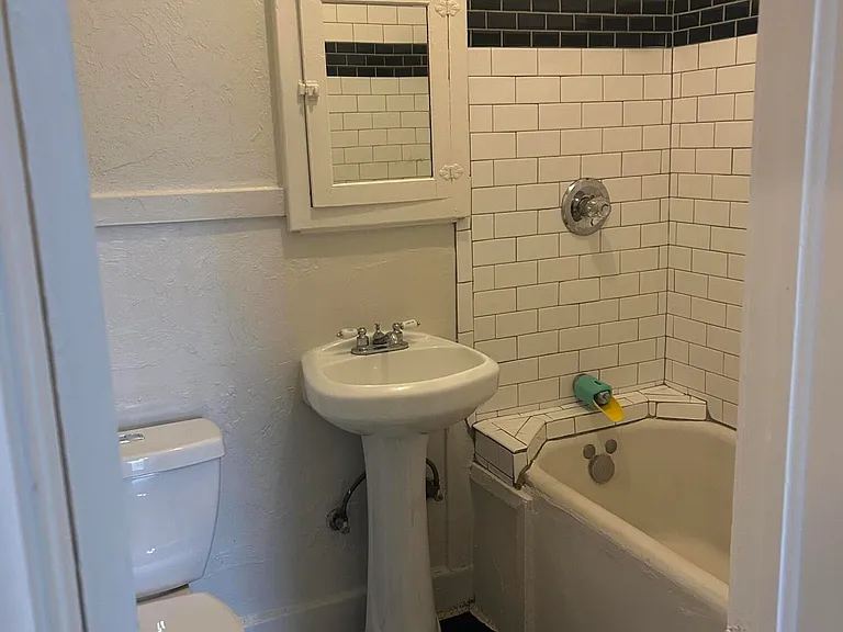 902 E Palm Ln #4 — Photo 9