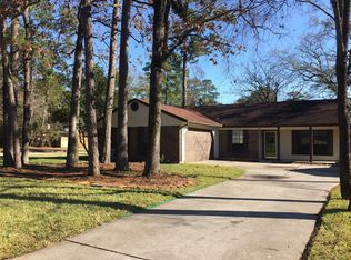 11 S White Pebble Ct, Spring, TX 77380