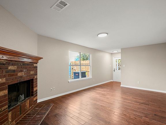 3rd image of 2109 Redwing Way