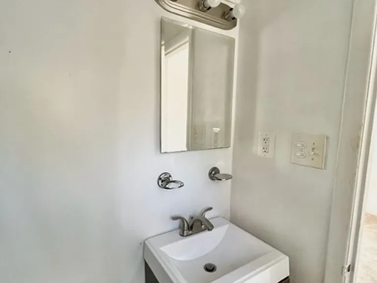 912 Hoyt St — Photo 26