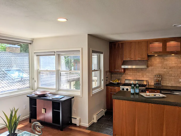 731 Pearl St — Photo 12