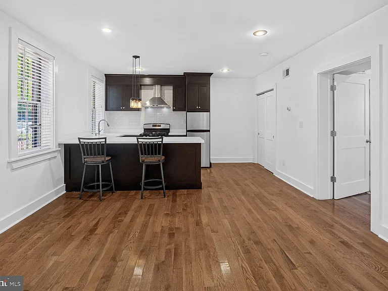 815 L St SE #1 — Photo 6