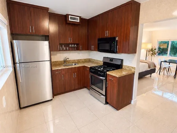 1050 94th St, Miami Beach, FL