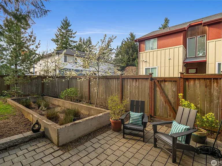 10317 Sand Point Way NE — Photo 25