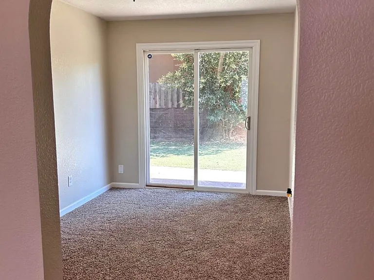 Debonaire Dr — Photo 10